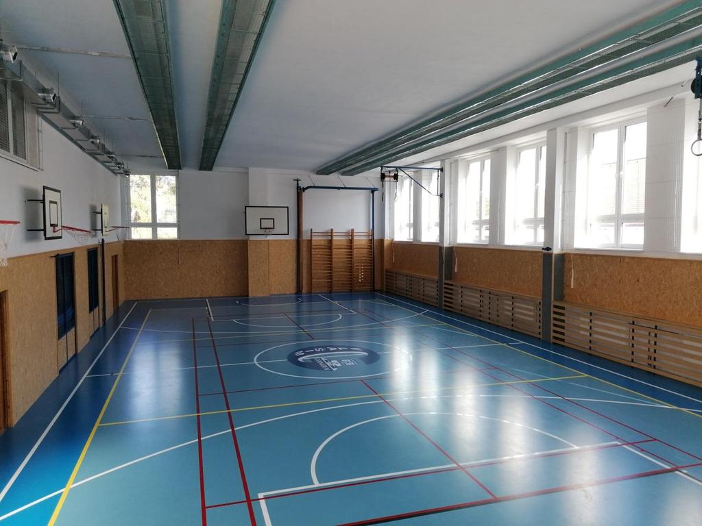 Prvního září 1991 byla otevřena první třída víceletého (sedmiletého) gymnázia. V tomto roce začali tedy na gymnázium přicházet i žáci, kteří ukončili pátou třídu základní školy.
