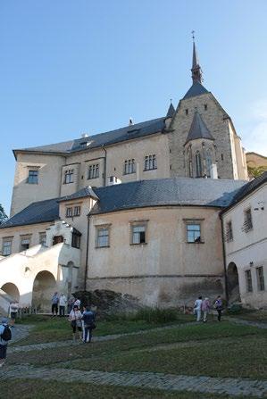 Opětovně ještě připomínáme nájemcům hřbitovního místa, že Obec Skřipov má schválený Řád veřejného pohřebiště, ve kterém ukládá nájemci hrobu oznámit jakékoliv práce na hřbitově.