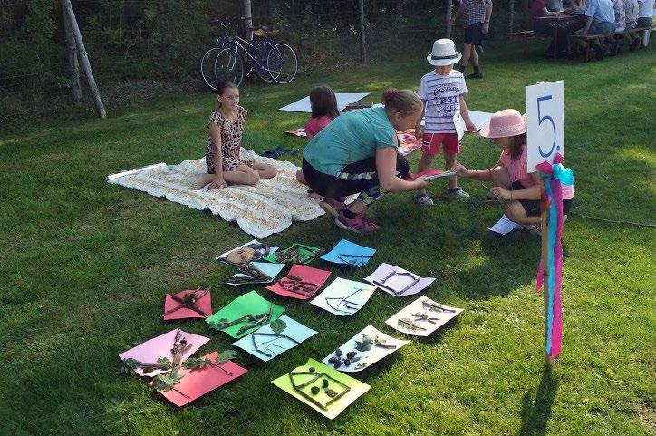 Během odpoledne se piknikový stůl začal plnit vašimi lákavými pokrmy... a zase jsme ochutnávali, mlsali a hodnotili.