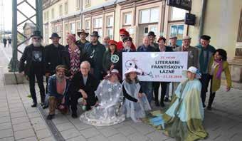V sobotu, hned po ránu, se nádražní hala františkolázeňské stanice rozezněla svižnými melodiemi tří akordeonistů Řehečského kvarteta - Pavla Korena, Liboslava Kučery a Františka Tylšara, kteří