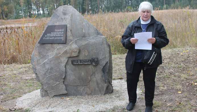 dění jižní Čechy Pomník z kamene a písmenek Hanka Hosnedlová / foto: Zuzana Heřmanová Sobotní odpoledne ve třetím říjnovém týdnu bylo v malé jihočeské obci Lužnici věnováno slavnostní události
