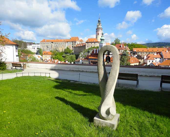 literatura teorie A zde jsem se dostal k bodu, který bych zde nerad opomenul. Tím bodem je recitace. Nesmírně důležitá to součást celého básníkova tvůrčího procesu.