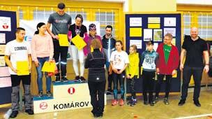 STRANA 10 SPORT PODBRDSKÉ NOINY 1 ánoční běh Komárovem Předávání ocenění. Startovní povel v 10.00 hodin zahájil ve čtvrtek 26. prosince již 36.