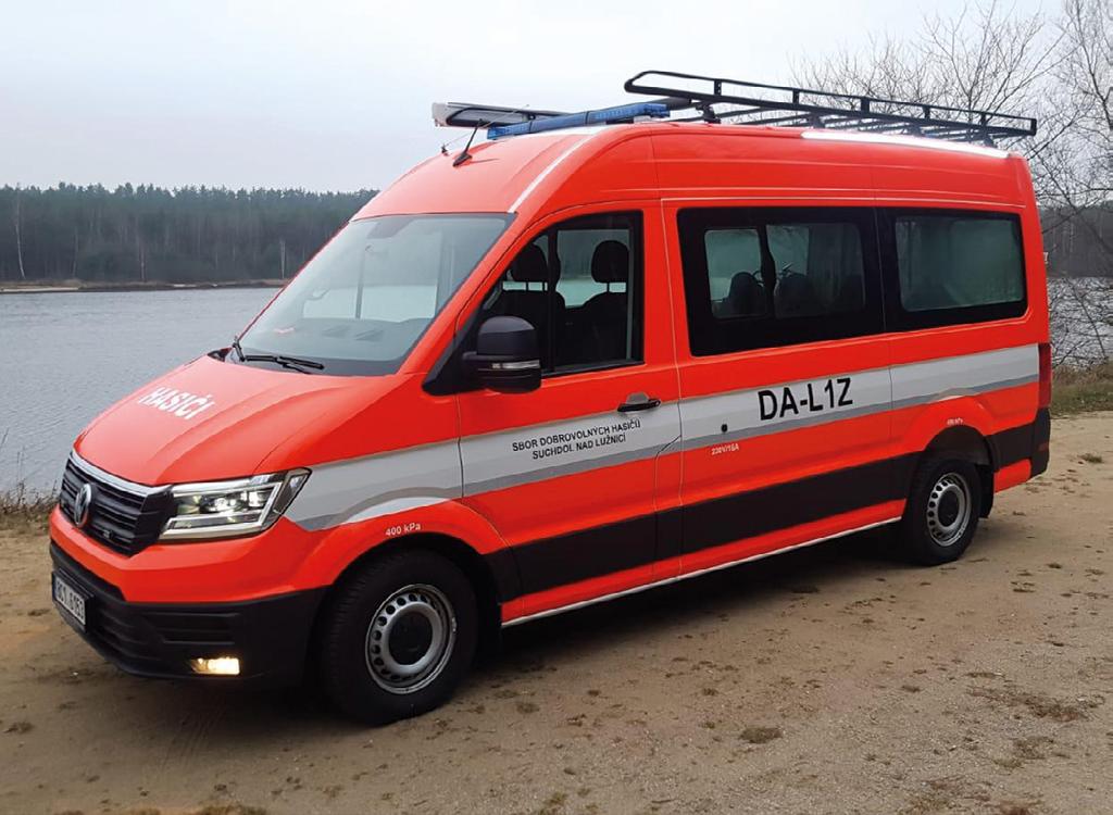 Informace z radnice Sbor dobrovolných hasičů Nový dopravní automobil Ondřej Vajo velitel jednotky Před koncem roku jednotka obdržela z rukou starosty města Luboše Hešíka klíče od nového vozidla s