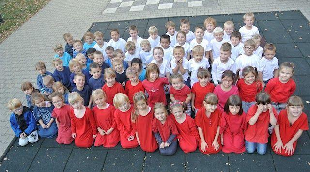 Kronika města Turnova 2018 112 Děti navštěvovaly čtyři třídy: Berušky předškolní děti, Kopretiny logopedická třída, Slůňata a Sluníčka. Součástí školy je logopedická třída zaměřená na nápravu řeči.