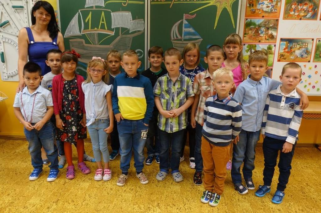 Letošní školní rok 2019/2020 zahájilo 2. září na naší škole 194 žáků, z toho 109 žáků na 1. stupni. Škola má celkem devět tříd a 3 oddělení školní družiny, kdy do družiny se přihlásilo přes 70 žáků.