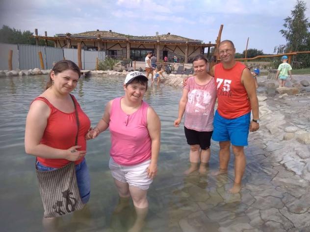 Na pobyt vyrazili také klienti kolínských dílen Krásné prostředí v Harrachově a jeho okolí si užili klienti a pracovníci kolínských dílen. Na týden se sem vypravili na pobytovou akci.