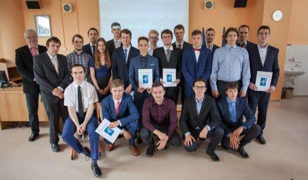 Třídám ZI4A, IT4, ME4 a PO2 jsme předávání zorganizovali v