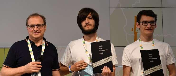 Finále soutěže NXP CUP Ve dnech 29. až 30. dubna se uskutečnilo Evropské finále soutěže NXP Cup. Do tohoto finále se probojovalo 19 týmů a mezi nimi i náš tým ve složení Jiří Gallo a Tomáš Donát.