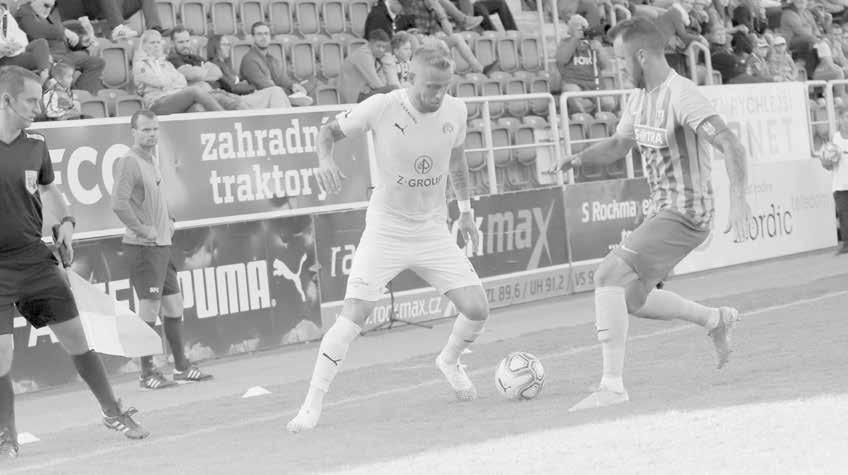 FORTUNA:LIGA 19 1.FC SLOVÁCKO SFC OPAVA 4:0 ZÁPAS V KOSTCE Slovácko jede a v sobotu to odnesla Opava. Už v desáté minutě protlačil míč do sítě Šimko a domácí se uklidnili.