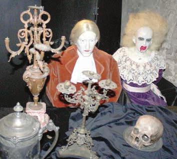 Návštěvníci si budou moci prohlédnout hřbitov plný vampýrů, hrob Draculy, ale i přepadení upírem v ložnici.