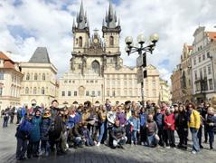 Setkali se v projektu Erasmus + K2 s tématem ECOgeeks in action neboli Ekoexperti v akci. Mezinárodní projekt začal v září 2018 a je rozplánovaný až do příštího školního roku.