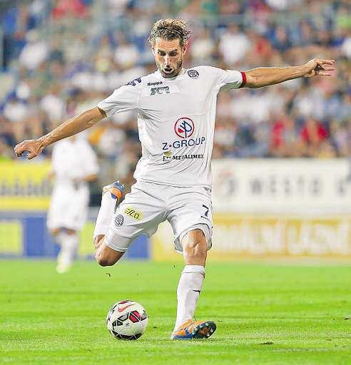 32 12. prosince 2014 Zlínský kraj Slovácko hledádoška číslo 2 Prvoligoví fotbalisté Slovácka přečkají zimní přestávku na sedmém místě.