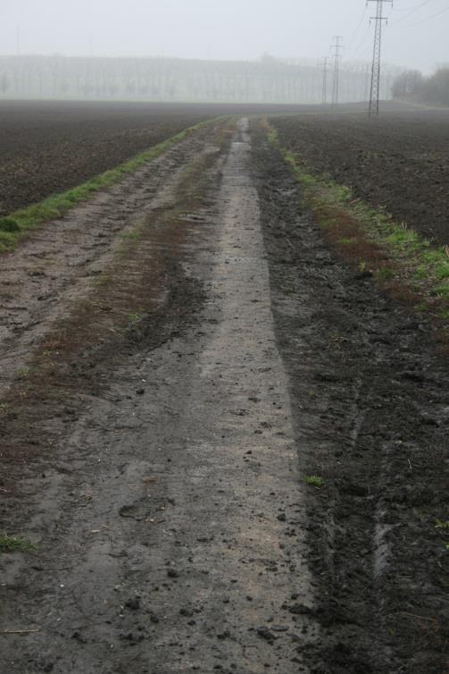 Příloha 8 Pozůstatky železobetonového prahu mezi objekty