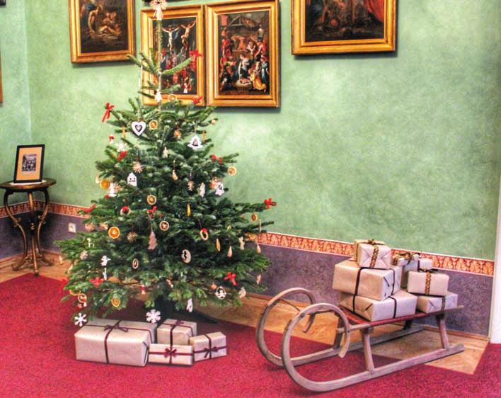 ROâNÍK 25 âíslo 12 PROSINEC 2019 OBSAH: Foto: archiv zámku Zprávy z radnice Ze zasedání ZM Ze schûze RM Odpady ve mûstû Informace o povinném ãipování psû