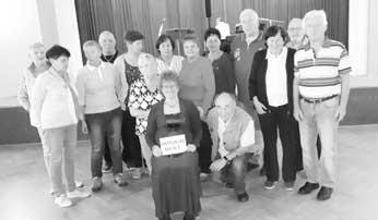 Seniorská obálka obsahuje kartu obsahující základní informace, na které senioři (i za pomoci příbuzných, lékaře nebo sociálního pracovníka) vyplní údaje o svých nemocech, alergiích, užívaných lécích