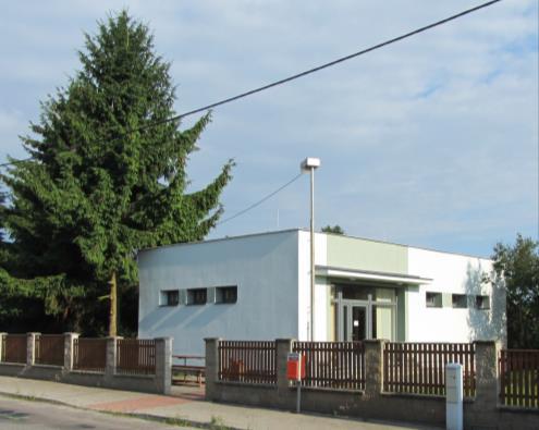 sociálního zařízení u požární nádrže ve Stěžírkách za cenu 21 600,- Kč bez DPH. Podpisem mandátní smlouvy je pověřena starostka.