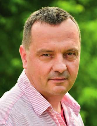 Slovo ředitele Vážení přátelé a podporovatelé naší školy, milí rodiče a žáci, všichni moji milí kolegové ze Základní umělecké školy Antonína Doležala, je pro mne velkou ctí, představit Vám náš