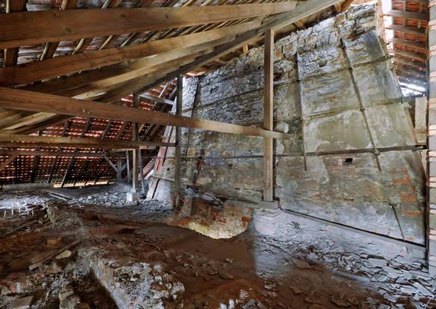 Železářská huť v Jincích pracovala od r. 1810 v kraji, kde již Keltové v době laténské zpracovávali kovové rudy především na bázi mědi, jak svědčí řada artefaktů v archeologických vykopávkách.