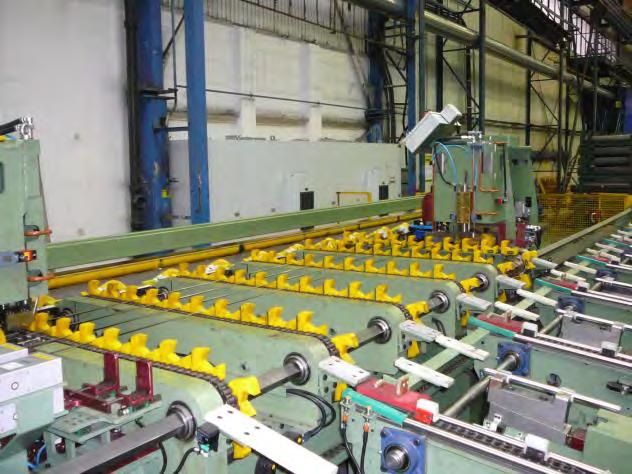 Z hospodářské činnosti podniků Obr. 5 Frézovací stroj s příčným řetězovým posuvem Fig. 5 Milling machine with transverse chain shift Ing. Ladislav Jílek, CSc.