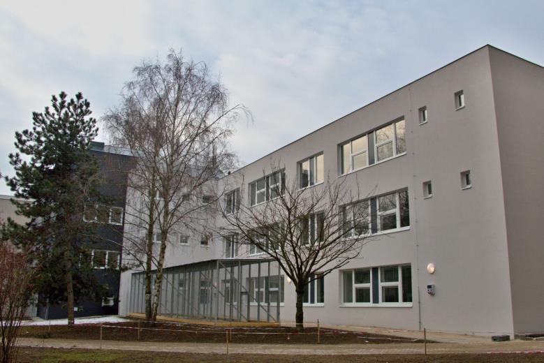 Budova 25 se zvířetníkem (2019). 1.1.2.6. Vybavení ústavu (technologie, přístroje aj.