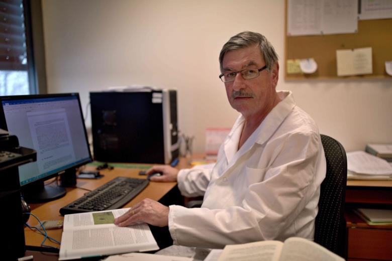 Prof. MVDr. Stanislav Navrátil, CSc. byl přednostou ústavu od roku 2002 do konce roku 2014. Je uznávanou osobností v oboru choroby ryb a včel.