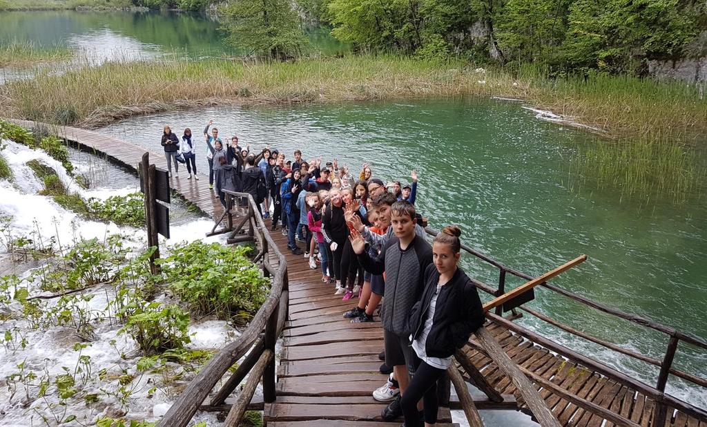 Loučení se základní školou na ostrově Hvar Již tradičně se žáci 9. tříd vydali se svými třídními poslední týden v květnu na zahraniční poznávací zájezd k moři.
