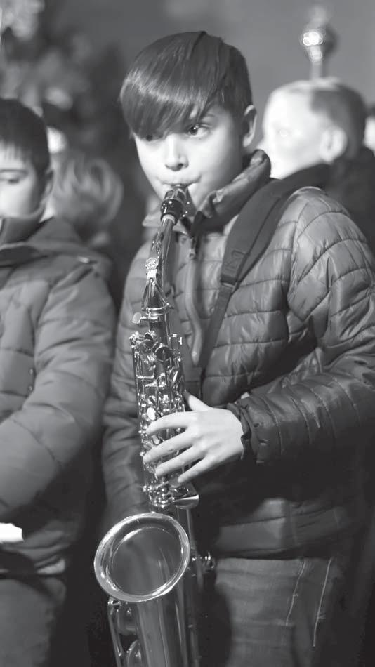 Děti si odtud odnesly nejen vlastnoručně vyrobený vánoční dárek, ale hlavně spoustu krásných zážitků. Třídní učitelky: Mgr. Zuzana Bezděková a Mgr. Blanka Zemánková Foto: školní fotoarchiv 1.A a 1.