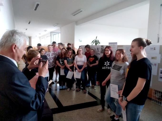 velkoformátového tisku, absolvovali přednášku prof. Ing. Václava Lišky, Ph.D. na Vyšehradském hřbitově a navštívili Slavín.