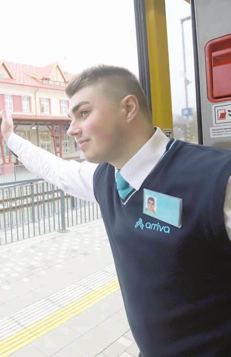 Jezdím dvaadvacet let vlakem z Újezdce u Luhačovic do Uherského Hradiště, dnes poprvé to bylo vestoje, neměla jsem si kam pověsit kabát ani se čeho za jízdy držet.