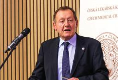 Psychologické aspekty léčby na gama noži PhDr. Martin Kořán, CSc. Ačkoliv existují různé aspekty psychologické přípravy (např.
