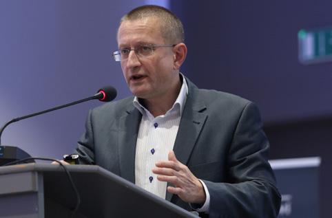 Už jsem zmínil, že odchody sester z akutní lůžkové péče jsou velmi významným problémem, a máte pravdu, že situace v Praze je zvláště kritická.