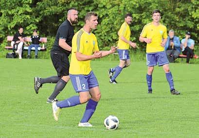 Hosté, kteří vedli v zápase 2:0, inkasovali v oslabení dva góly a prohráli 2:4. Mosty dohrávaly v devíti LUBOŠ ČERNEK Jaroslav Kotek dostal červenou kartu za nadávku divákovi.