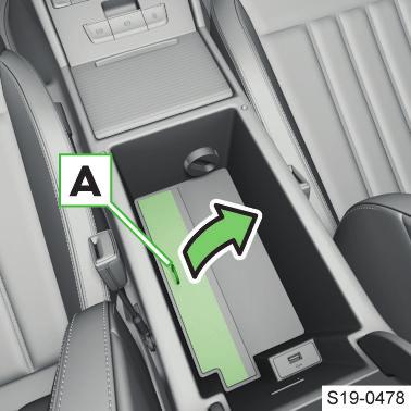 Vypněte spotřebiče před zapnutím nebo vypnutím zapalování a před nastartováním motoru. Signalizace stavu Svítí zeleně - zásuvka je zapnutá.