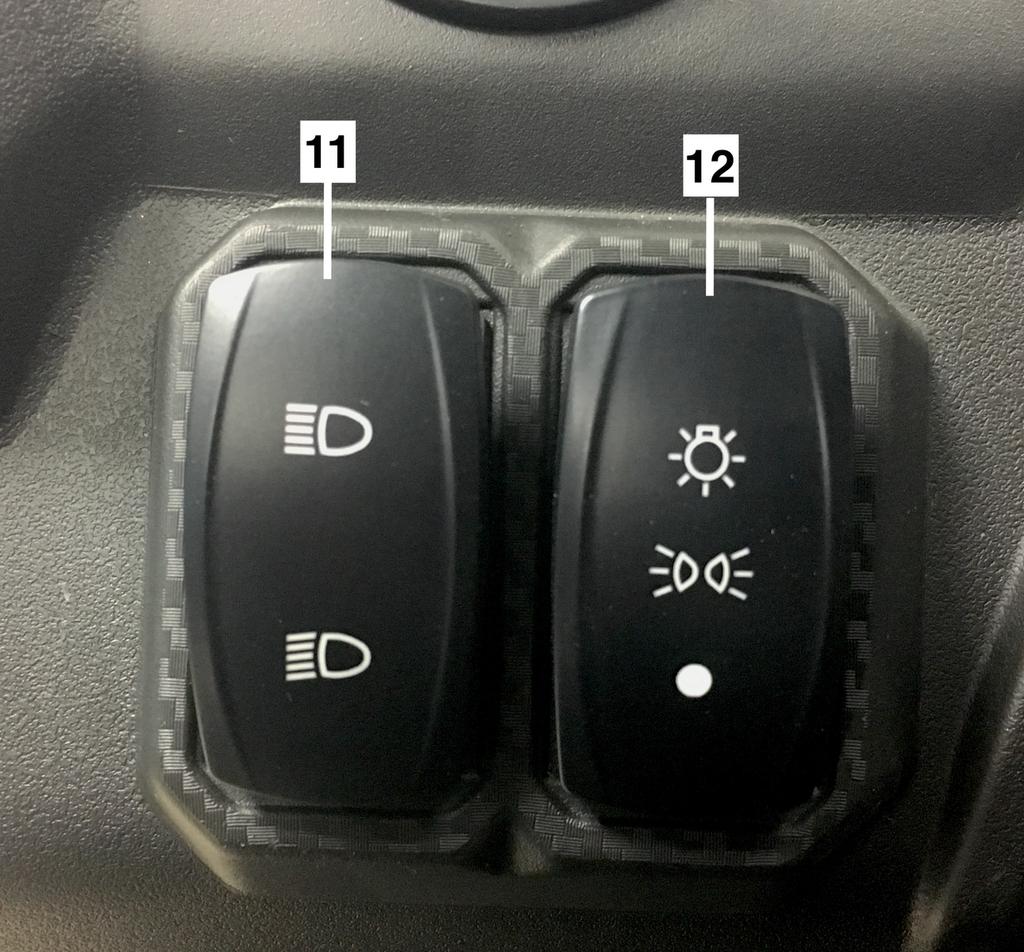 rychlosti není dostupná v režimu 2WD.
