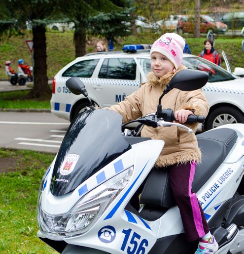 Městská policie Liberec Městská policie (dále MP) je orgánem obce, který zabezpečuje místní záležitosti veřejného pořádku a plní další úkoly stanovené zákonem č. 553/1991 Sb.