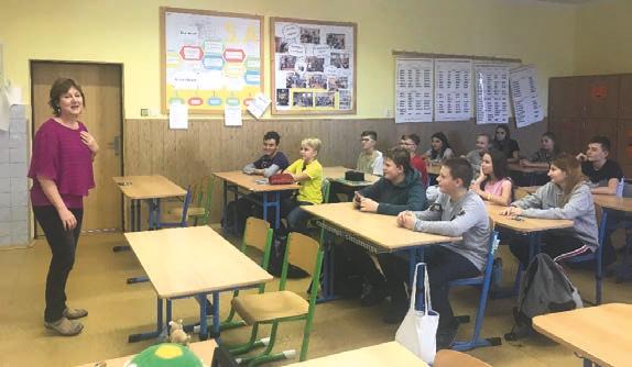 PASKOVSKÝ ZPRAVODAJ VZDĚLÁNÍ / SPOLKY Výuka s rodilým mluvčím V minulých dnech proběhla na naší škole netradiční výuka anglického jazyka hodiny s rodilým mluvčím.