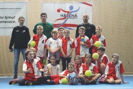 SPORT prosinec 2019 prohrály 18:37. V Bohunicích byl soupeř o třídu lepší - prohra 19:35 - a opět dlouhá cesta do Měnína a tam vyrovnané utkání se špatným závěrem v neprospěch Paskova 21:24.
