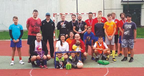 Bronz si odnesli Mazáci (Ondra, Tomáš a Matěj Lofítek) a bramborovou medaile tak zbyla na překvapení turnaje benjamínky Mě je to