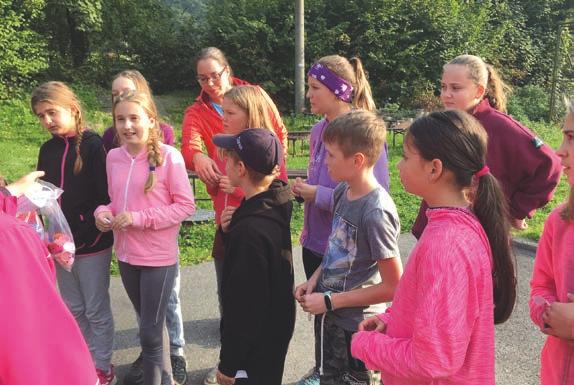 V rámci adaptačního pobytu žáci absolvují výlety po okolí (přehradní nádrž Morávka), rozvíjejí turistické, sportovní i pohybové aktivity a zároveň v podobě programového dopoledne nebo odpoledne