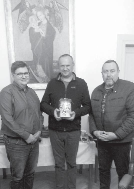 www.mestorudna.cz 21 Téměř 15 tisíc korun na zvelebení Homole Spolek Žijeme Rudnou se zapojil do programu adventního jarmarku na Havlíčkově náměstí, který se konal v prosinci loňského roku.