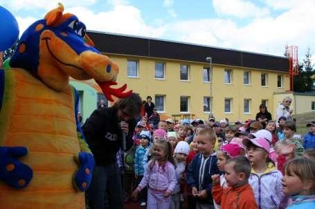 I v roce 2010 tyto výdaje směřovaly do výstavby nových parkovacích míst, chodníků, komunikací, dále do stavebních úprav 7. MŠ a na úpravu bytové jednotky v objektu 60.