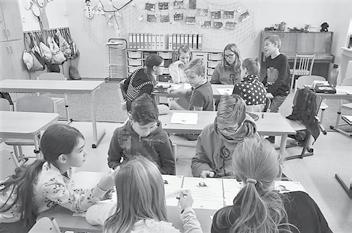 ) z rodinných archivů, jakéhokoliv dalšího vhodného obrazového i písemného materiálu vztahujícího se k dějinám Bílé, Ostravice a Starých Hamer a životu v dávné i nedávné minulosti.