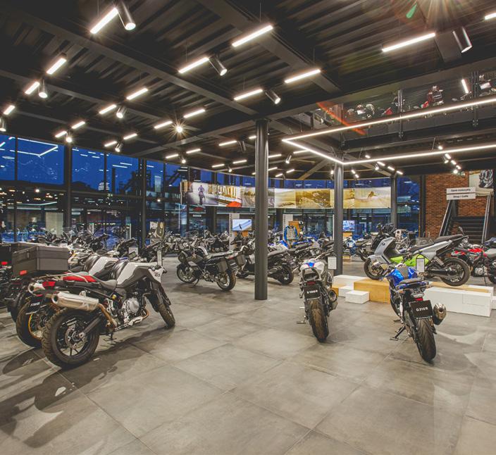 21 Motorkáři jsou v CarTec 505 jako doma najdou tu prodej nových i ojetých motocyklů BMW Motorrad,