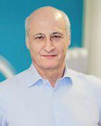 Dr. Anthony Hammond, FRCP revmatolog specialista na miniinvazivní a endoskopickou léčbu zad Dr. Anthony Hammond je mezinárodní odborník v oboru revmatologie a specialista na léčbu bolesti.
