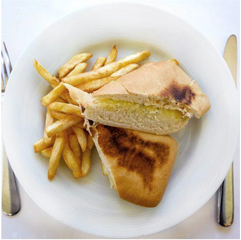4-rozdraje sera 2513 HUF 7,50 EUR 209 CZK 34,50 PLN Szendvics, többféle Sandwich, divers Sandwich,