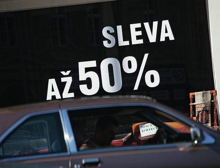 TREn D slevy a akce? supermarkety ve spirále praktiky právě u e-shopů. Spotřebitelé se s takovou praxí mohou setkat v obou typech obchodů, tedy jak v kamenných prodejnách, tak i e-shopech.