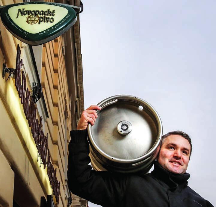 V roce 2012 začínal boom minipivovarské scény a malá, útulná a v té době revolučně nekuřácká hospůdka si přes skeptický postoj kuřáků velmi rychle našla hosty.
