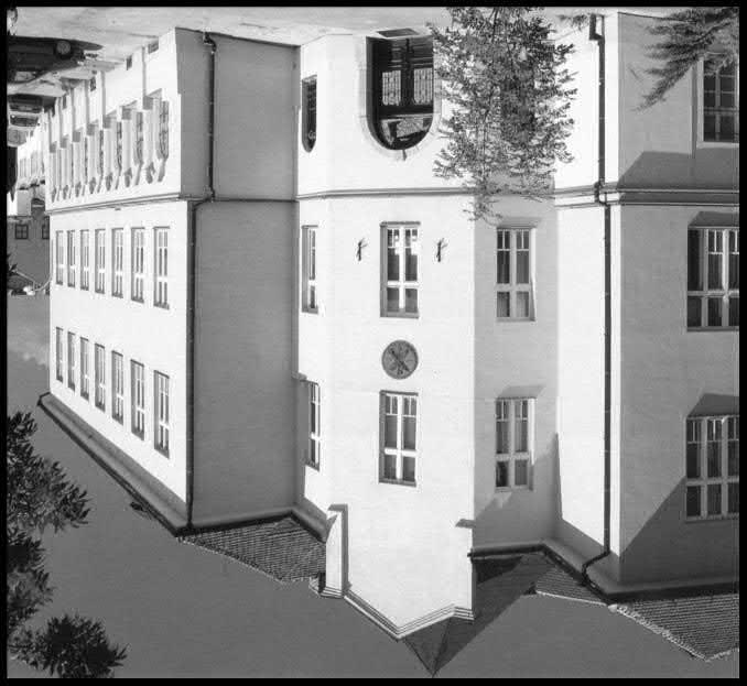 spolubratrem (knězem), který tam byl zřejmě pozván. Protože mu dokázala sílu skrze věštění, byl tím unesen, a kde může, dělá jí propagaci. Je to až nepochopitelné.