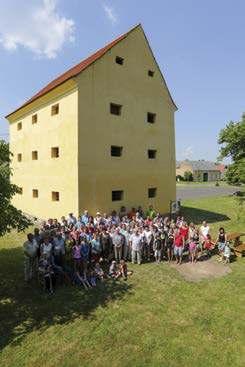 století se škole dostalo první velké rekonstrukce: byla vyměněna okna, dveře, položena nová střešní krytina a budova dostala nový břizolitový kabát. Rekonstruována byla podle vzoru tehdejší doby.